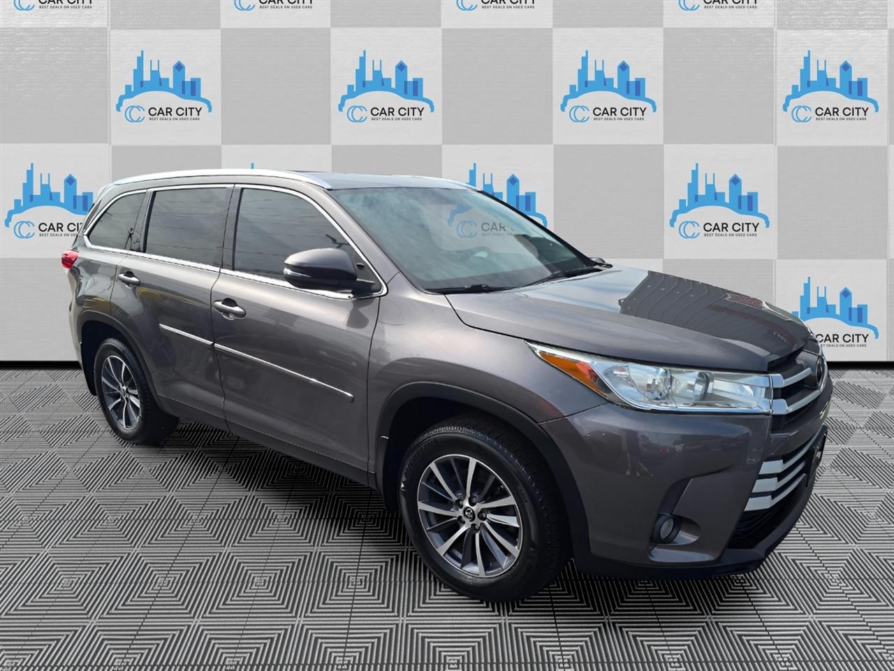 Toyota Highlander XLE AWD V6 2019
