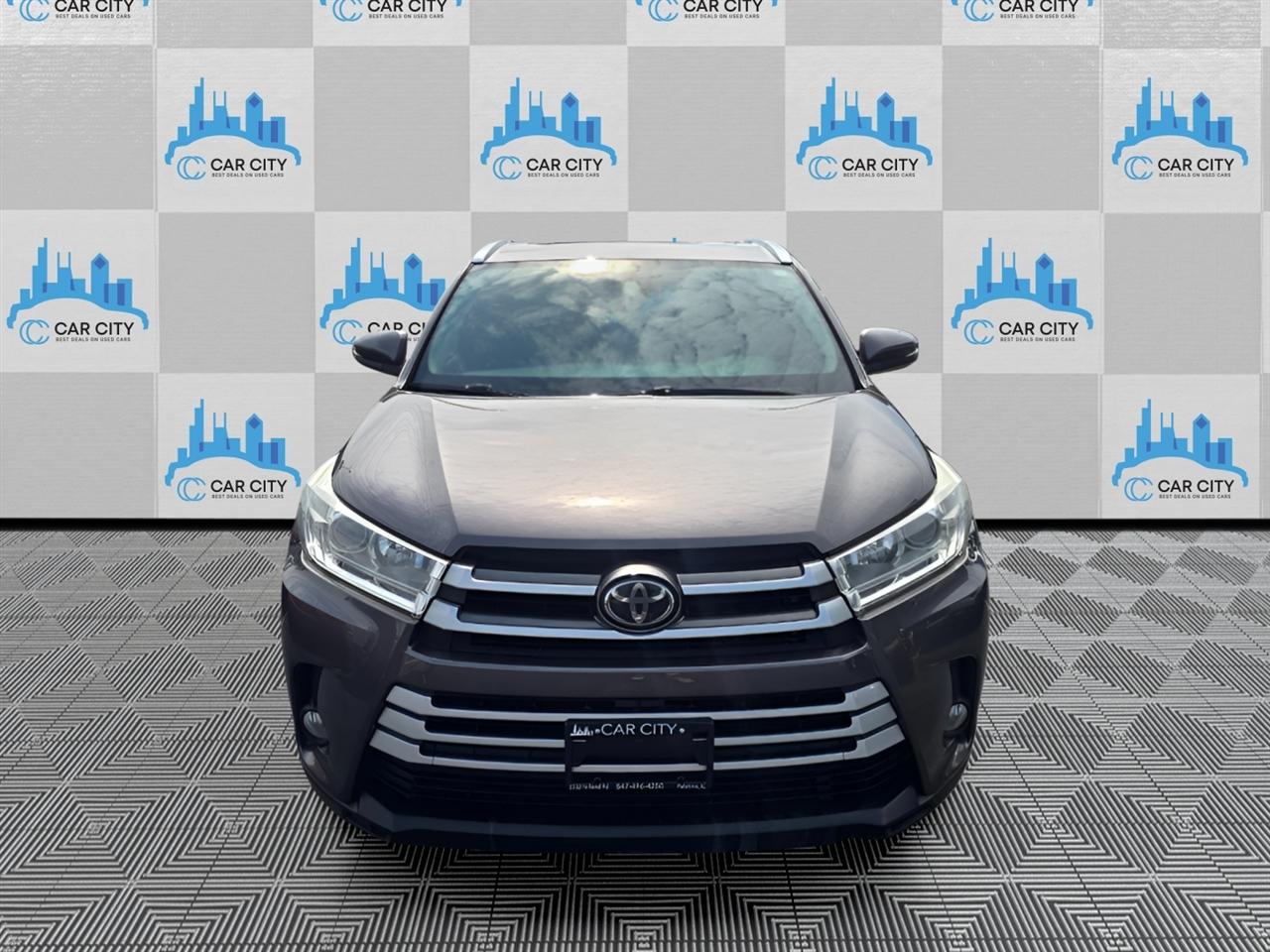 Toyota Highlander XLE AWD V6 2019