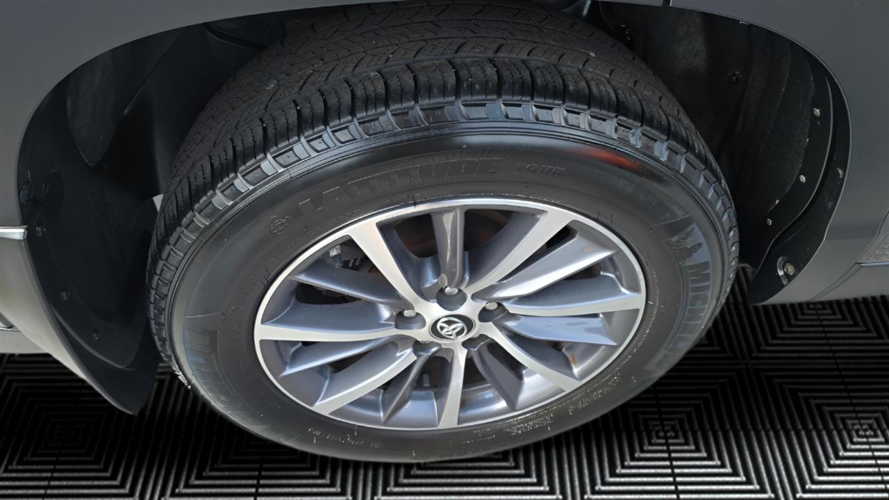 Toyota Highlander XLE AWD V6 2019