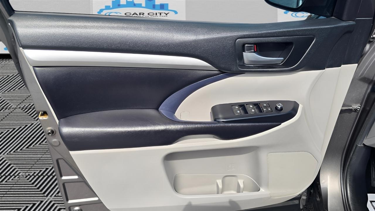 Toyota Highlander XLE AWD V6 2019