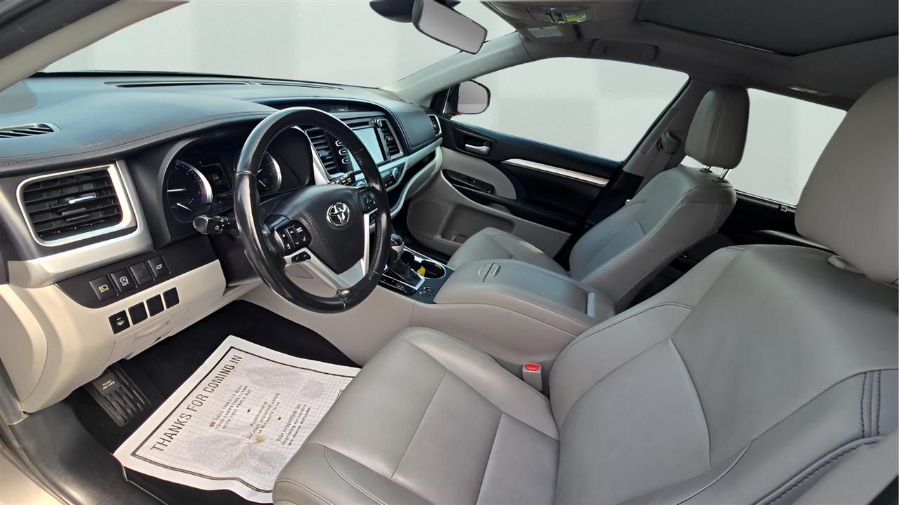 Toyota Highlander XLE AWD V6 2019