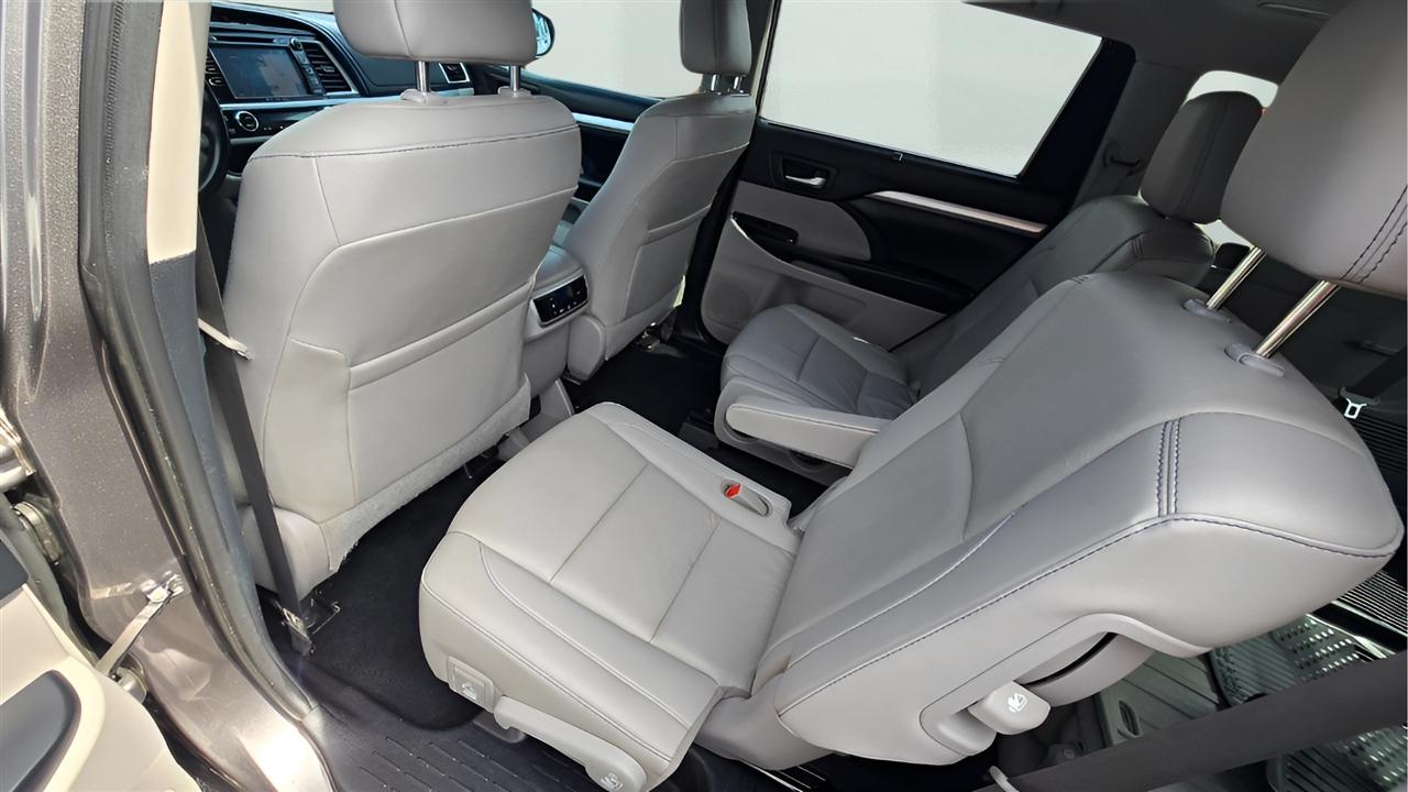 Toyota Highlander XLE AWD V6 2019
