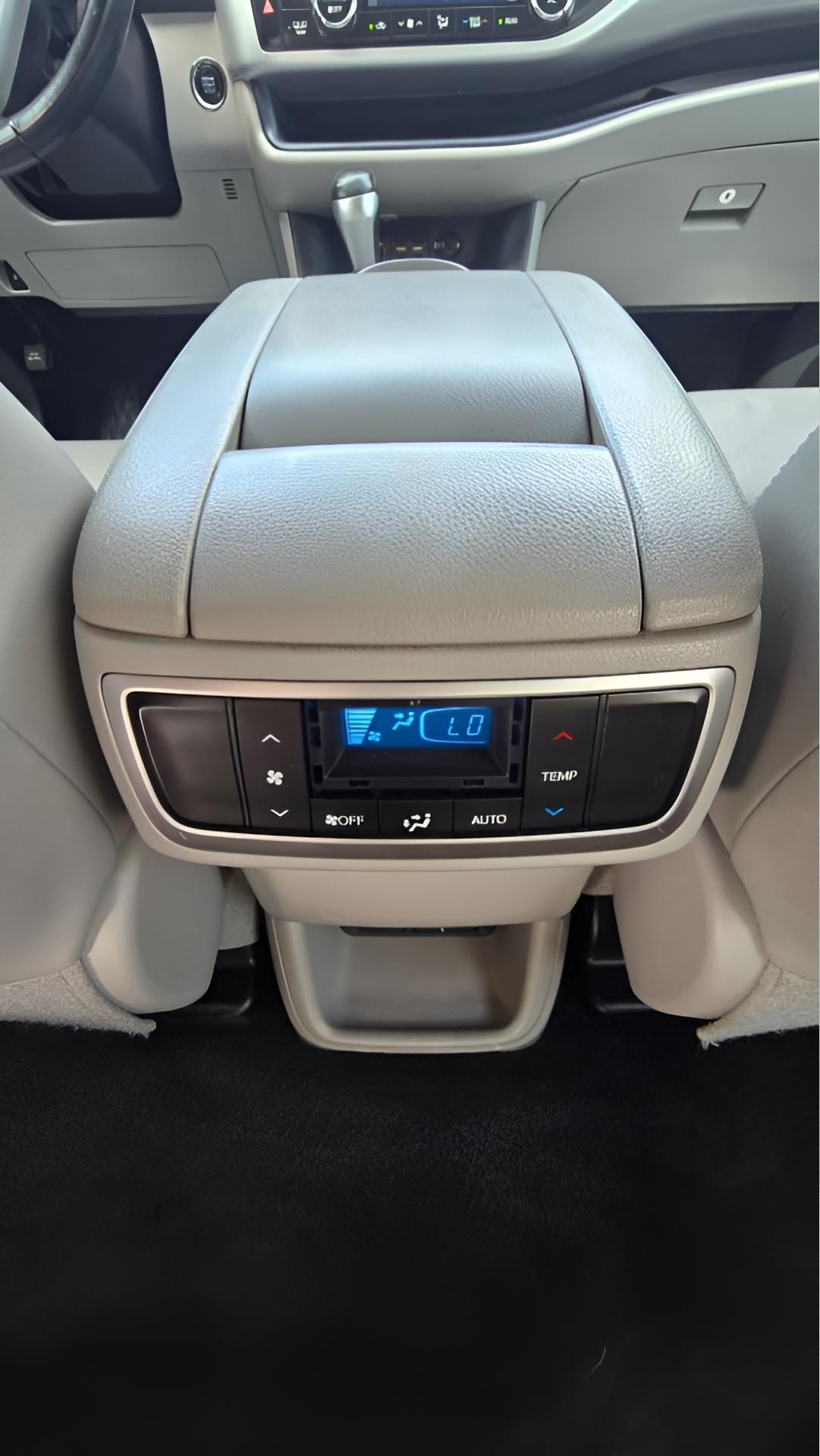 Toyota Highlander XLE AWD V6 2019