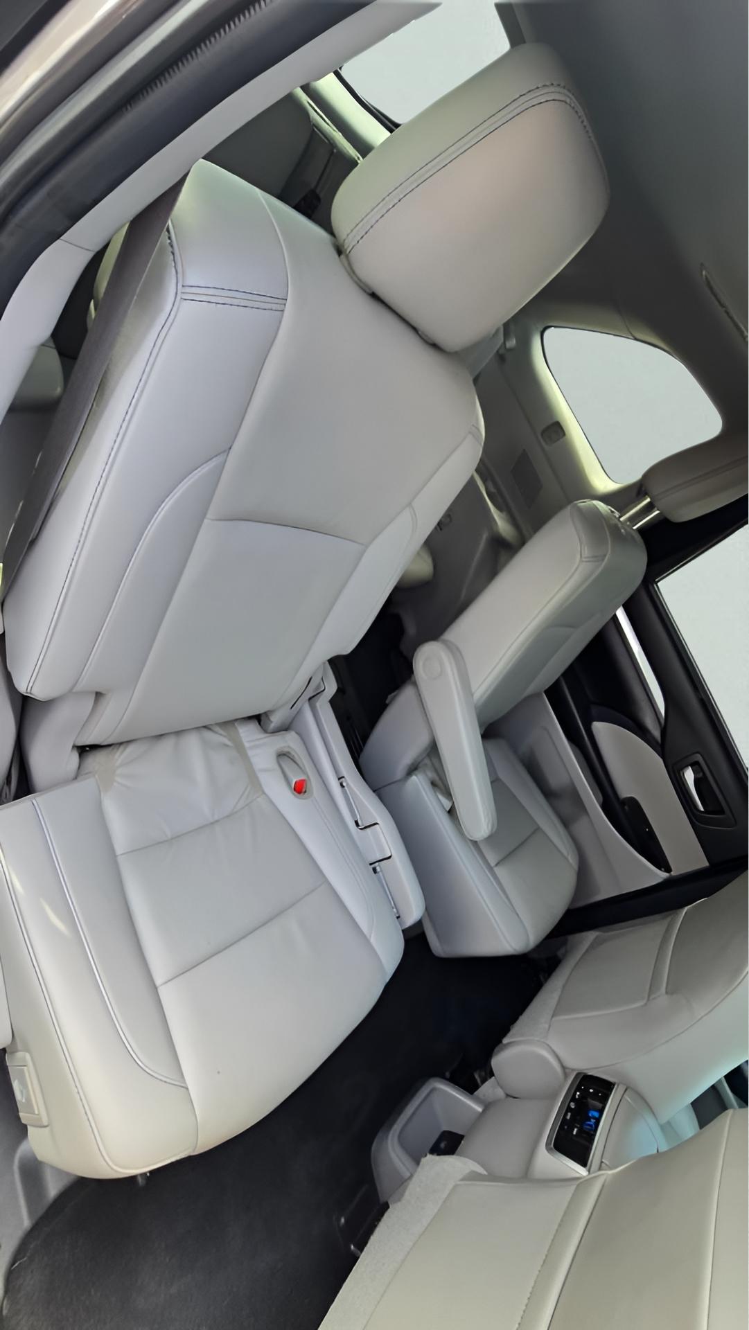 Toyota Highlander XLE AWD V6 2019