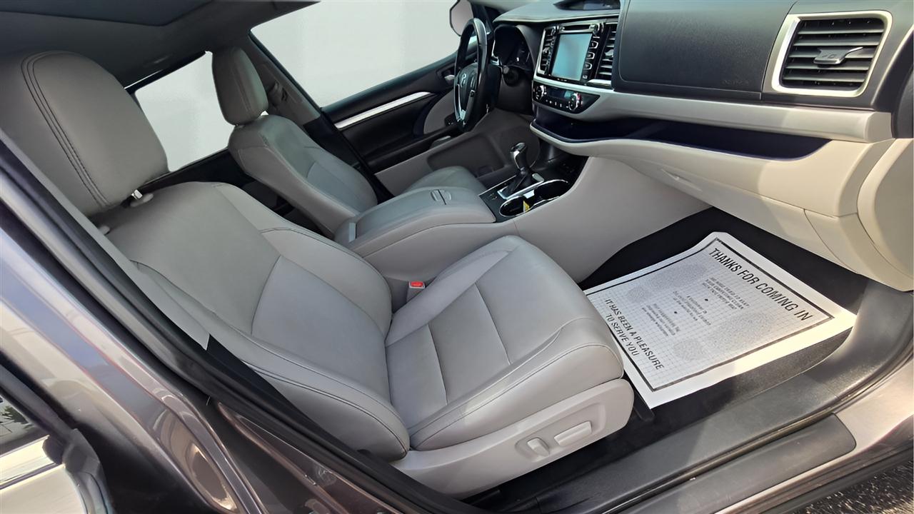 Toyota Highlander XLE AWD V6 2019