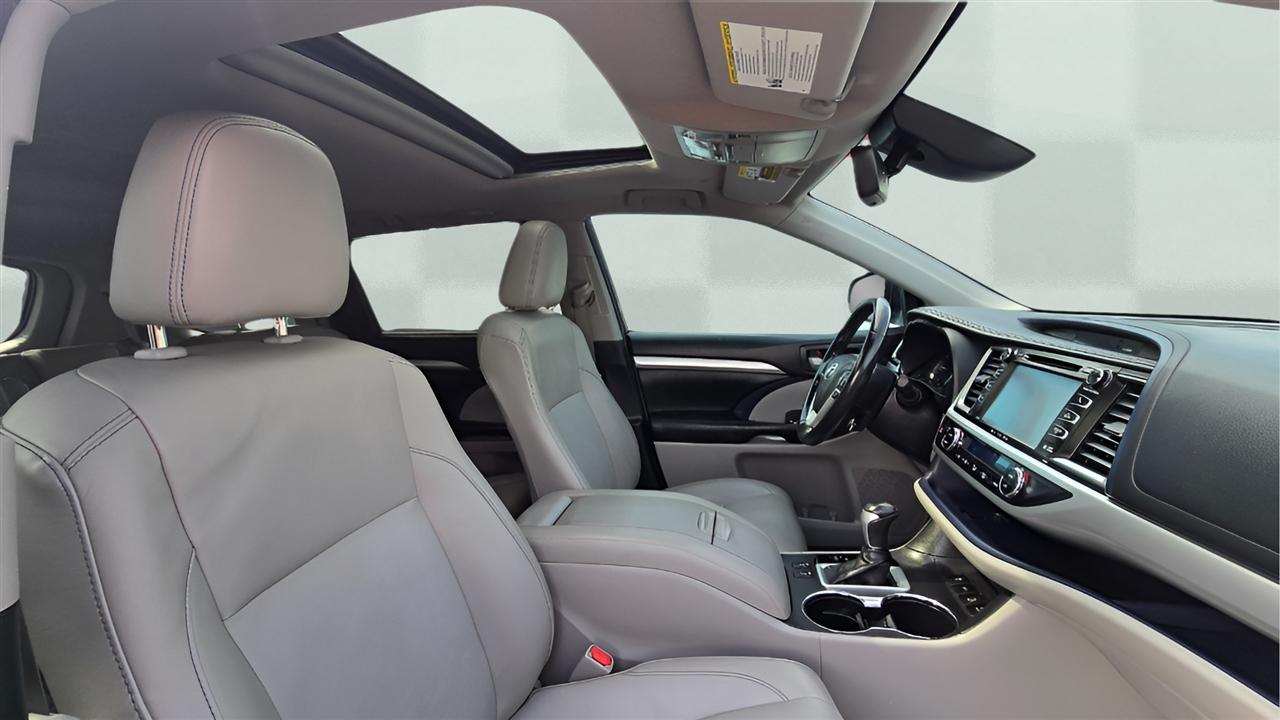 Toyota Highlander XLE AWD V6 2019