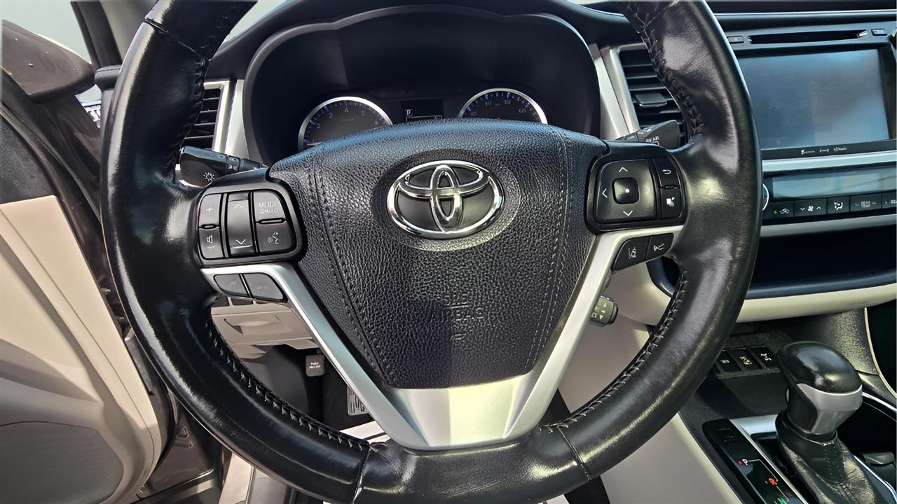 Toyota Highlander XLE AWD V6 2019