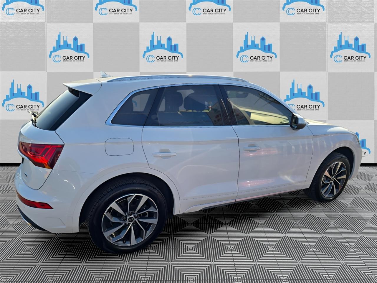 Audi Q5 2.0T Premium Plus quattro 2021