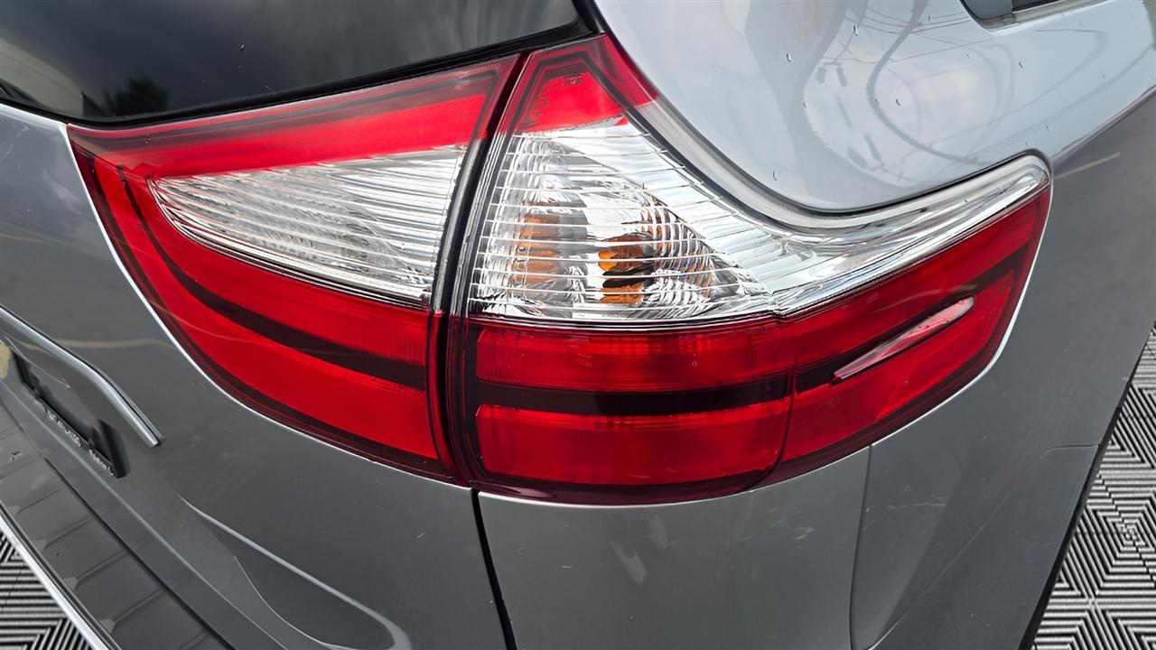 Toyota Sienna 5dr XLE LTD FWD 8-Passenger (Natl) 2017