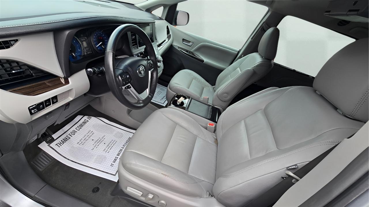 Toyota Sienna 5dr XLE LTD FWD 8-Passenger (Natl) 2017