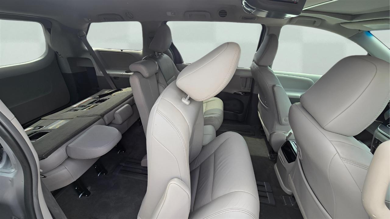 Toyota Sienna 5dr XLE LTD FWD 8-Passenger (Natl) 2017