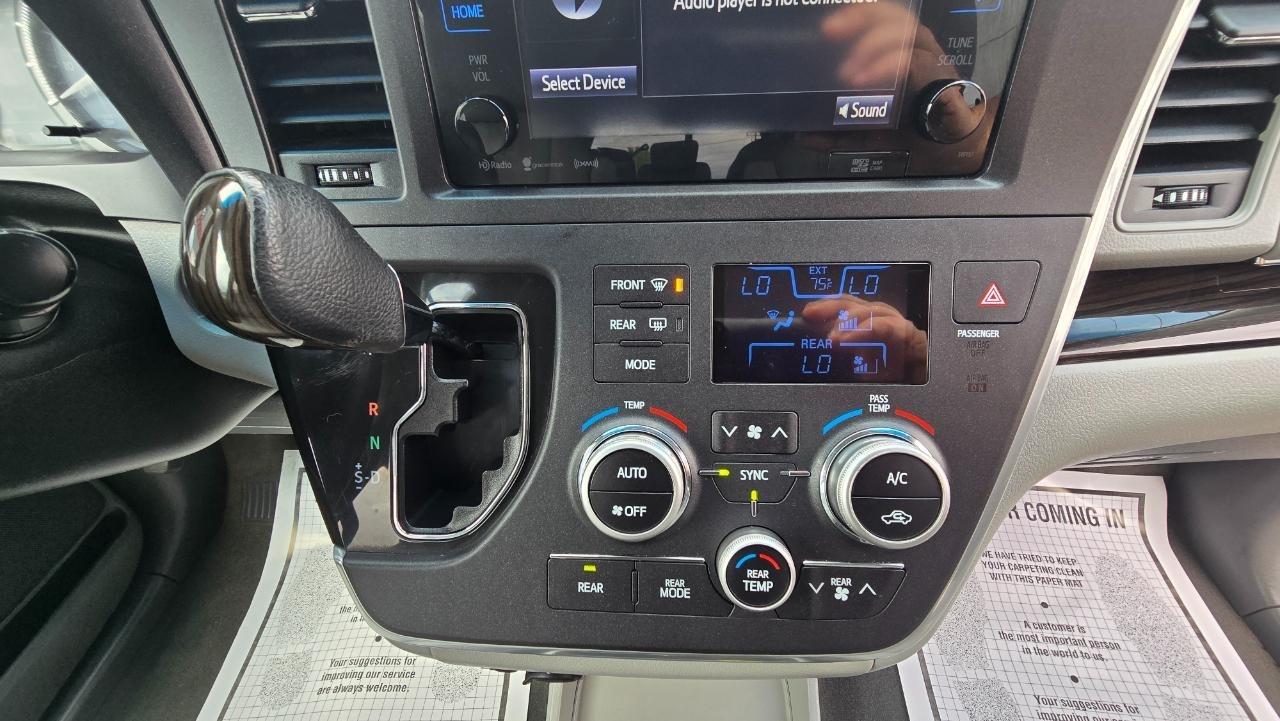Toyota Sienna 5dr XLE LTD FWD 8-Passenger (Natl) 2017