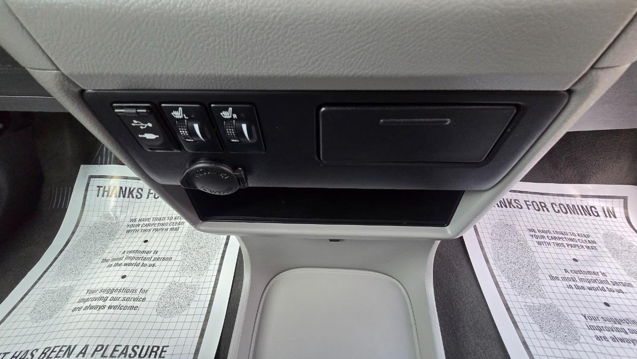 Toyota Sienna 5dr XLE LTD FWD 8-Passenger (Natl) 2017