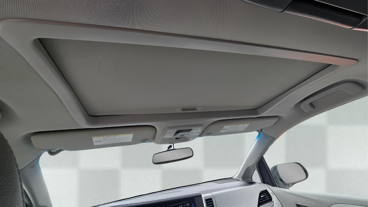 Toyota Sienna 5dr XLE LTD FWD 8-Passenger (Natl) 2017