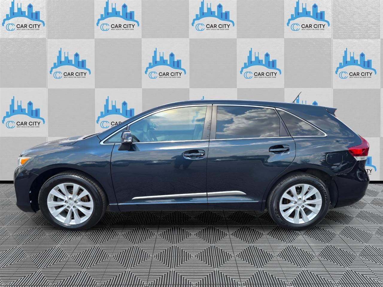 Toyota Venza LE I4 FWD 2015