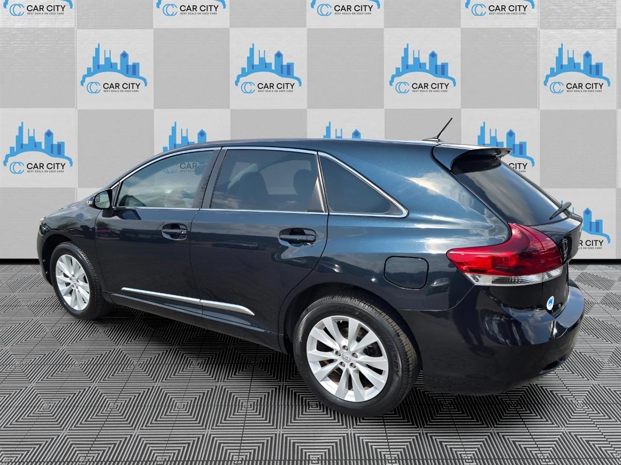 Toyota Venza LE I4 FWD 2015