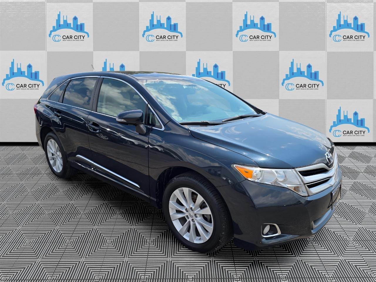 Toyota Venza LE I4 FWD 2015