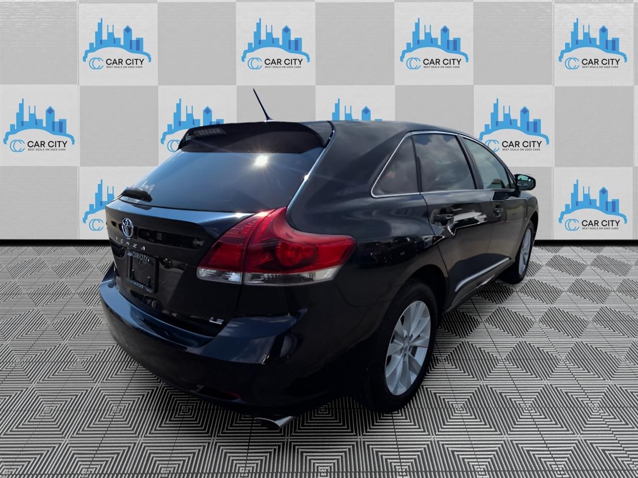 Toyota Venza LE I4 FWD 2015