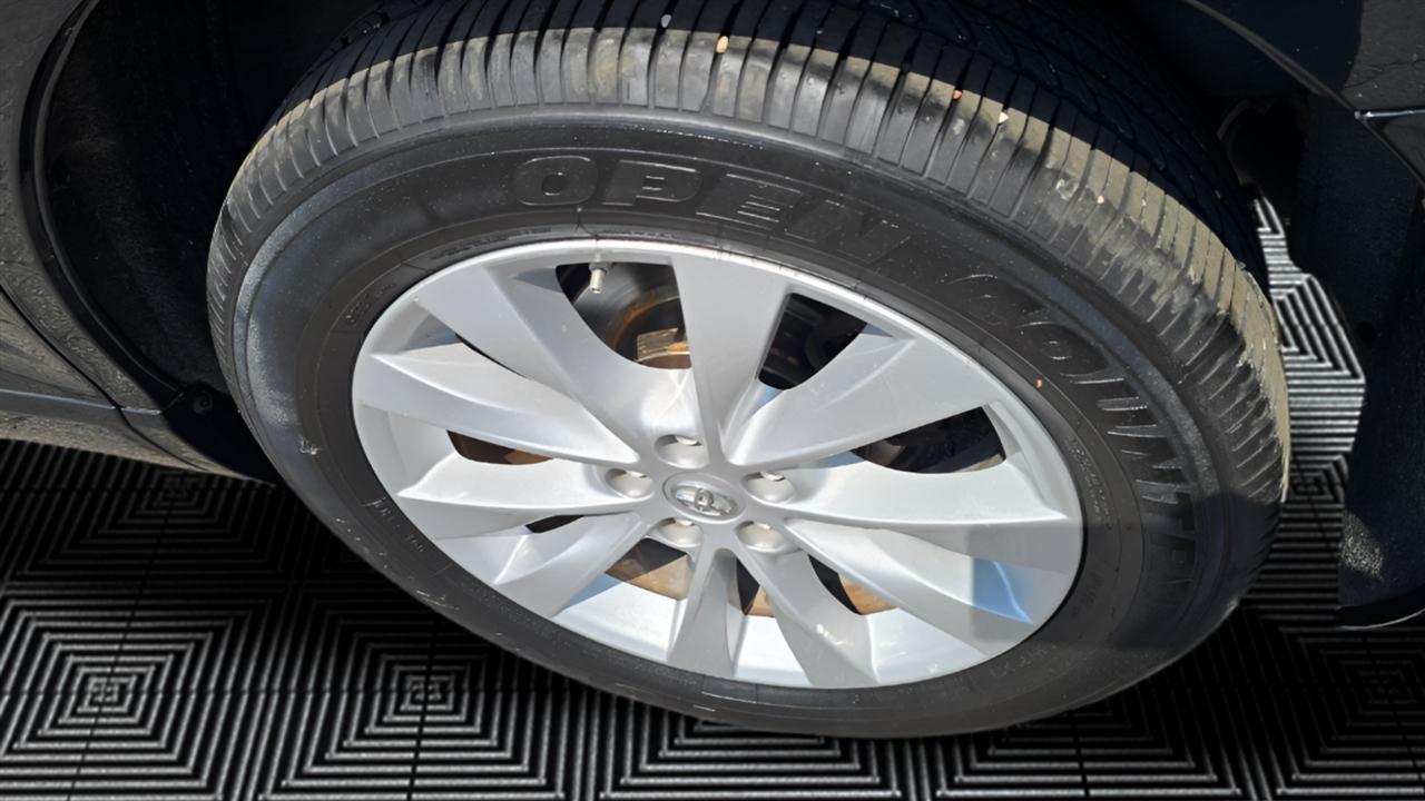 Toyota Venza LE I4 FWD 2015