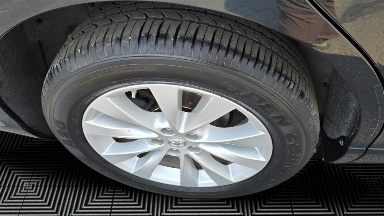 Toyota Venza LE I4 FWD 2015