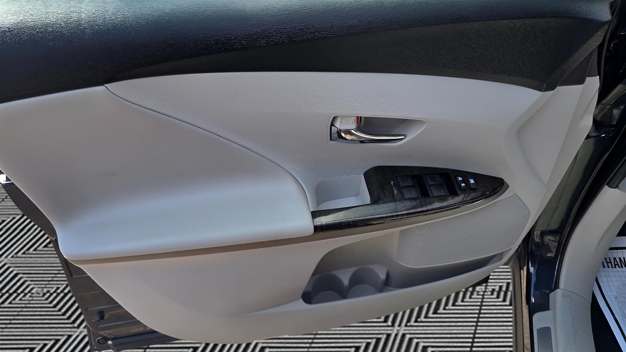 Toyota Venza LE I4 FWD 2015
