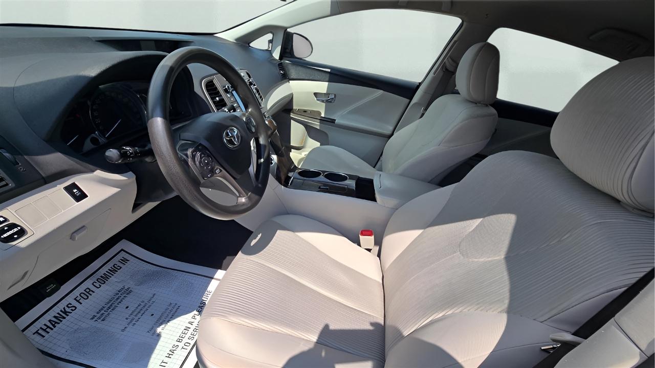 Toyota Venza LE I4 FWD 2015