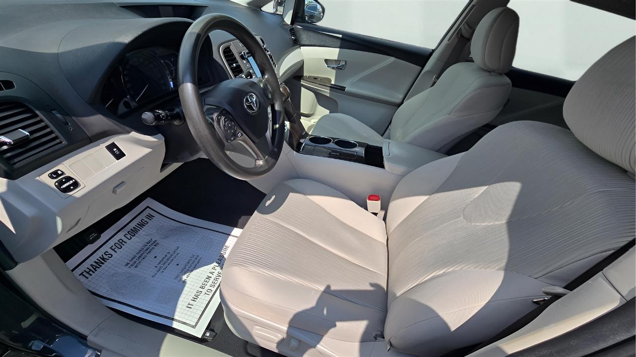 Toyota Venza LE I4 FWD 2015