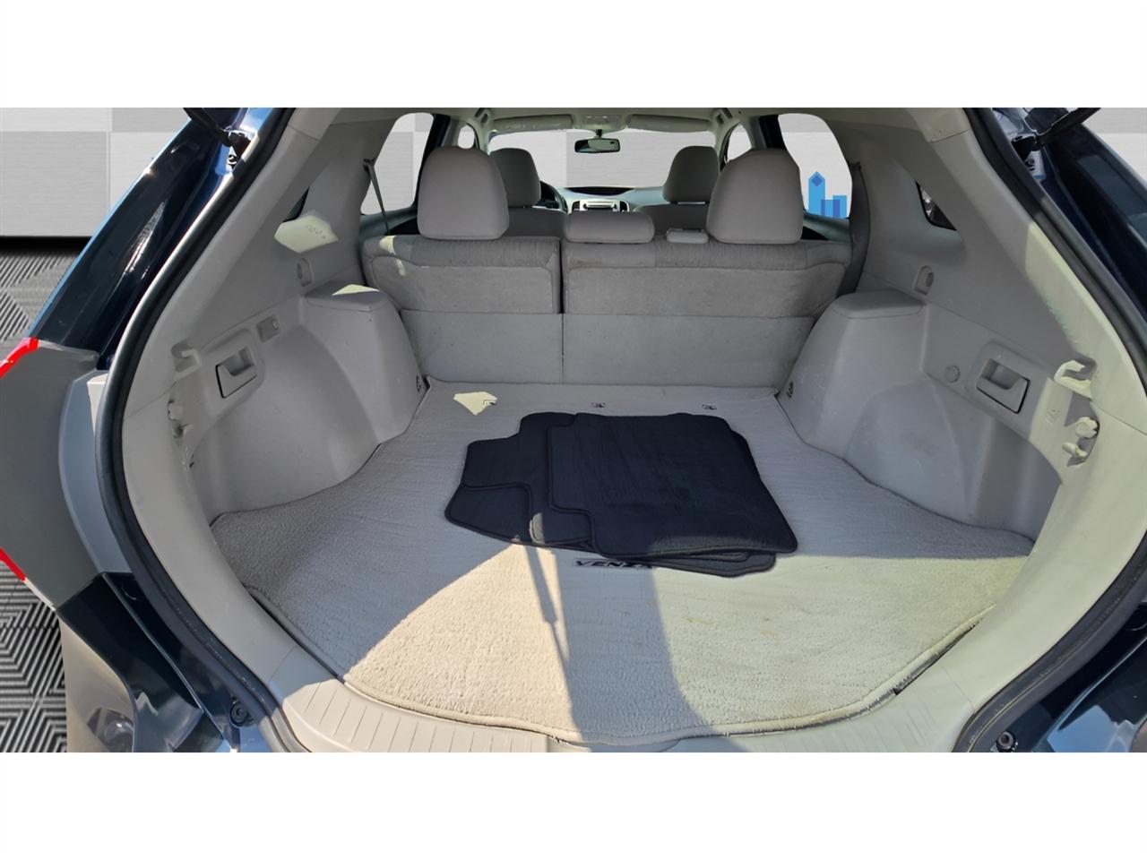 Toyota Venza LE I4 FWD 2015