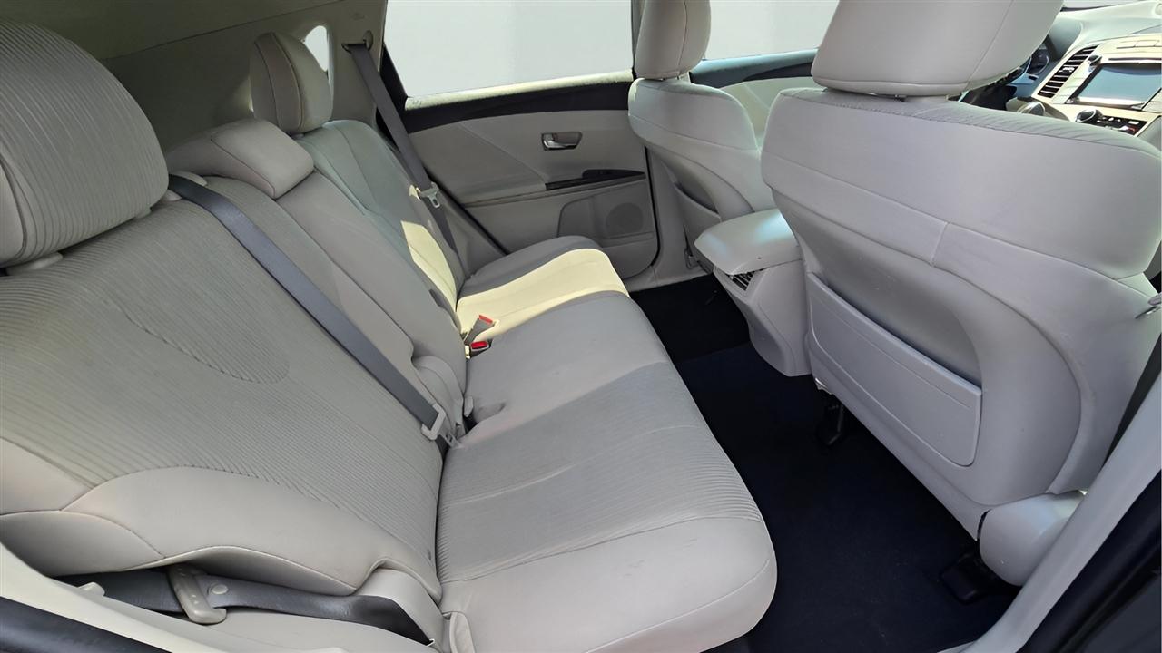 Toyota Venza LE I4 FWD 2015