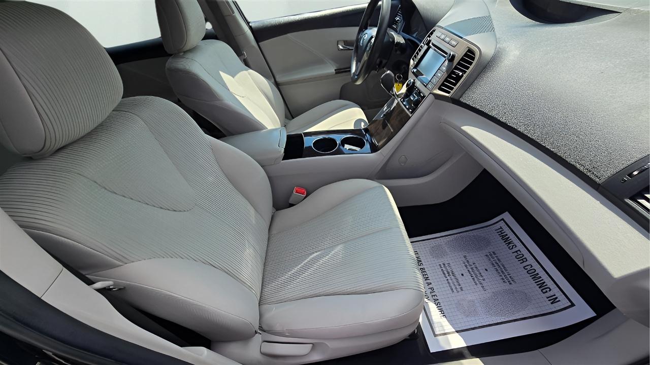 Toyota Venza LE I4 FWD 2015
