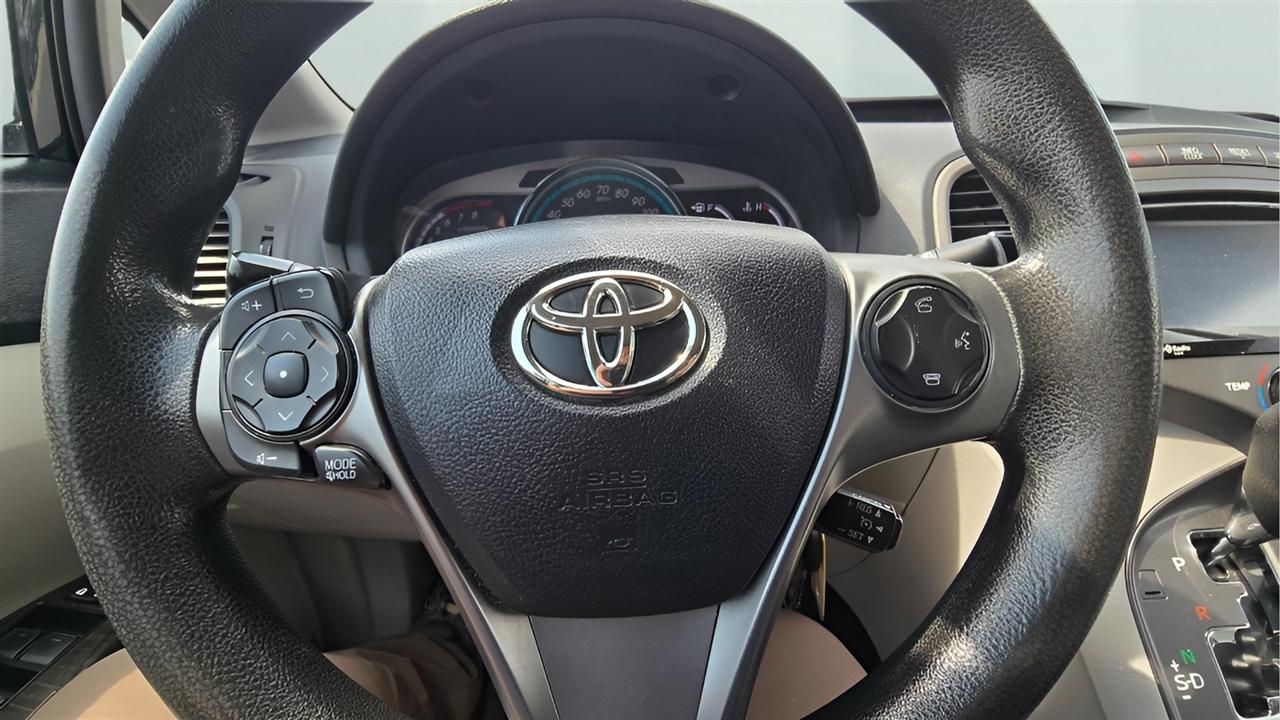 Toyota Venza LE I4 FWD 2015