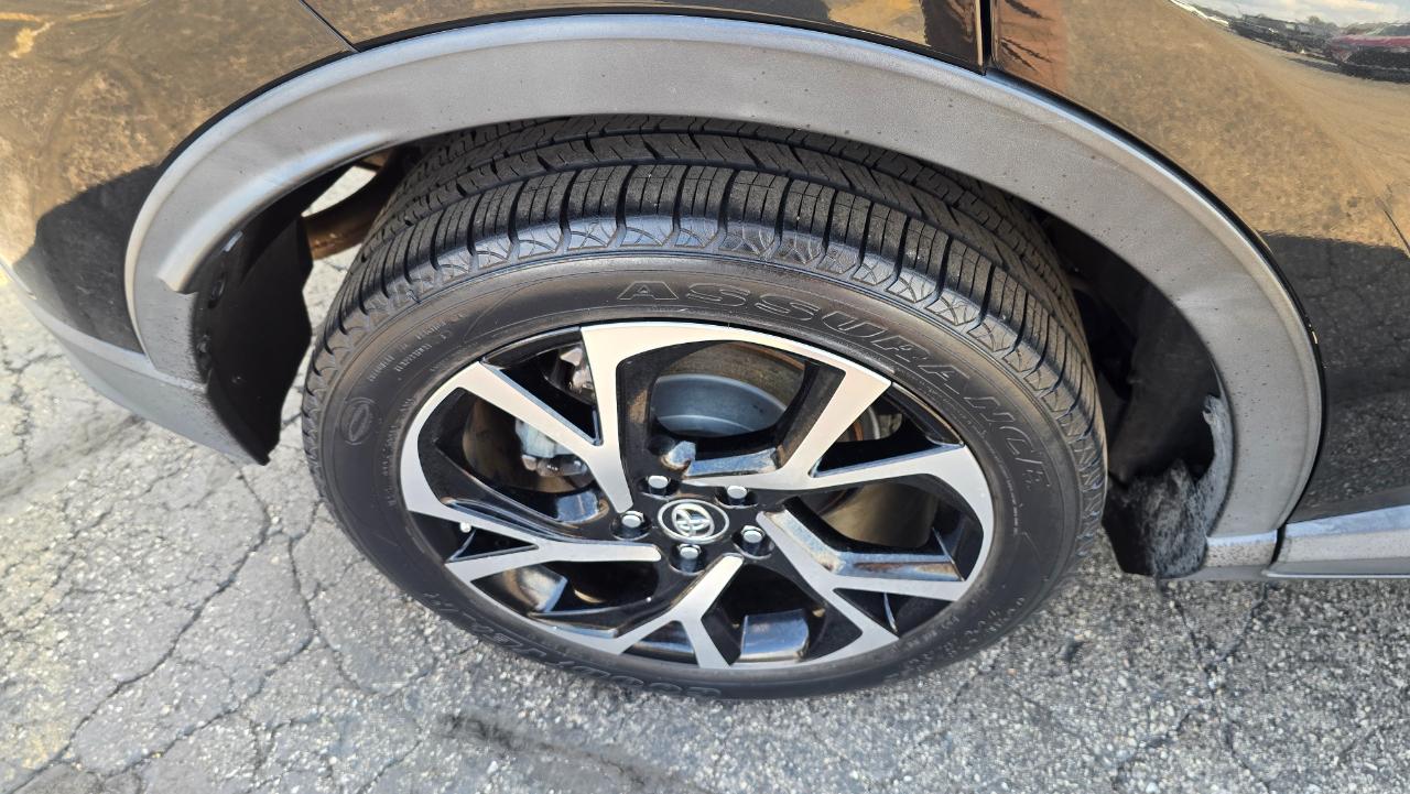 Toyota C-HR LE 2019