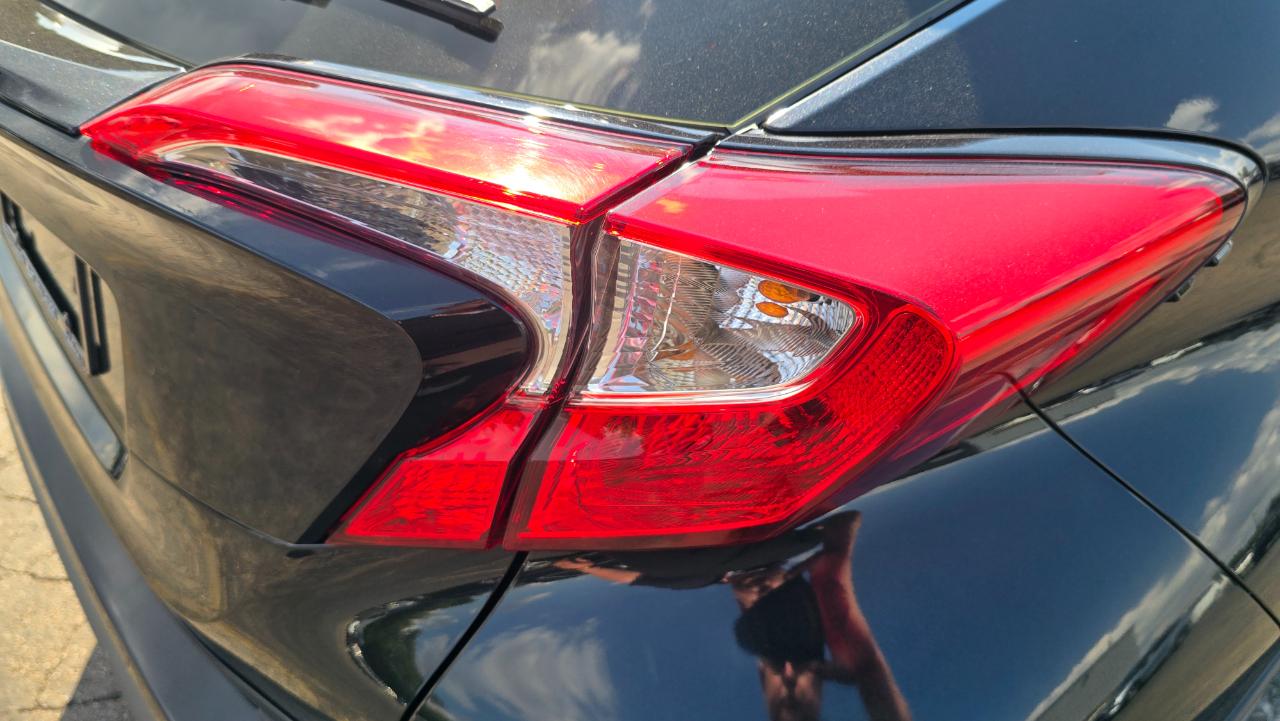 Toyota C-HR LE 2019
