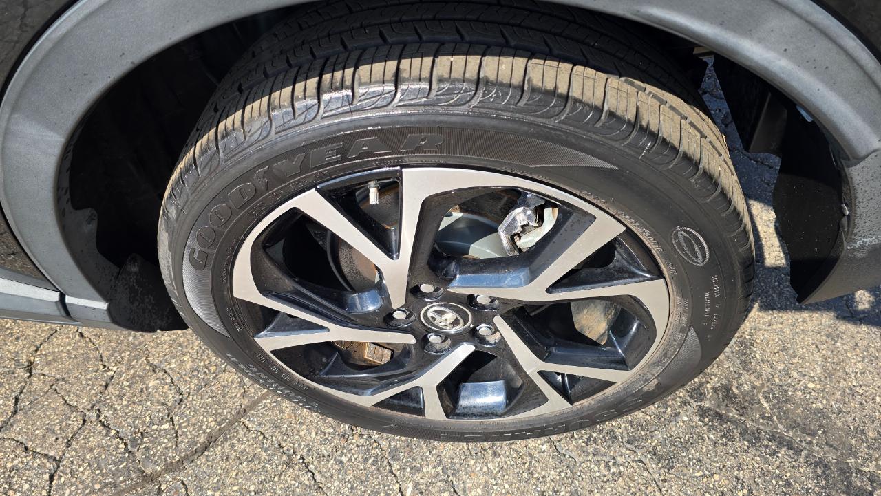 Toyota C-HR LE 2019