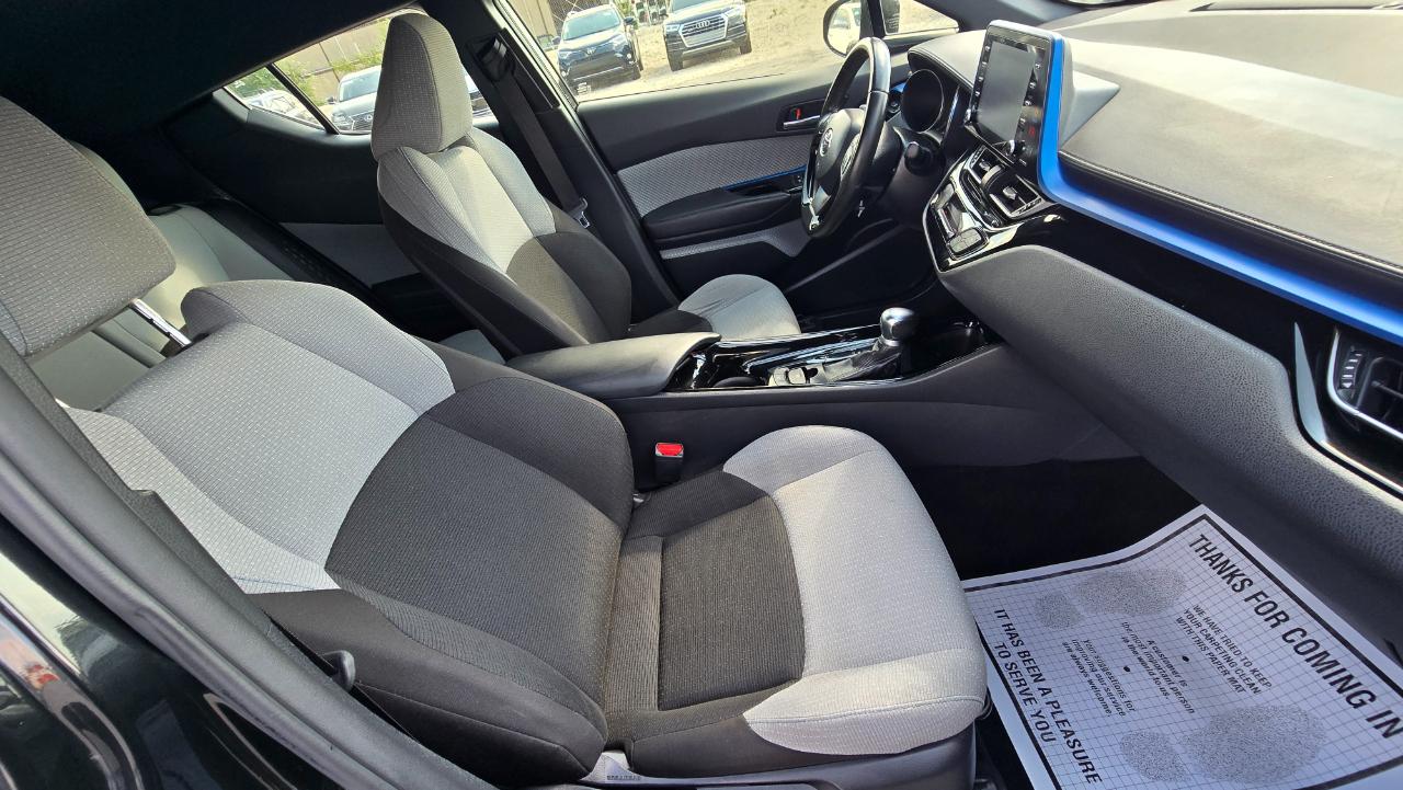 Toyota C-HR LE 2019