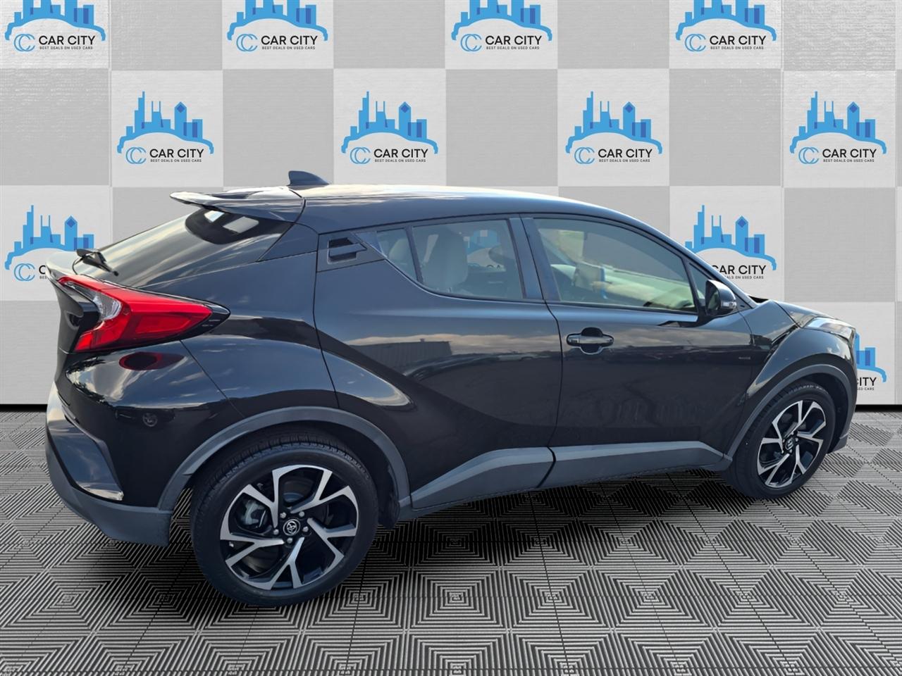 Toyota C-HR LE 2019
