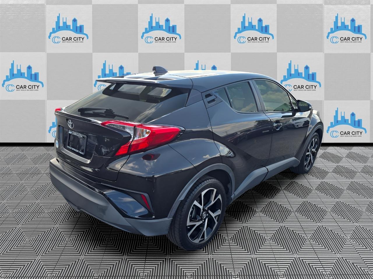 Toyota C-HR LE 2019