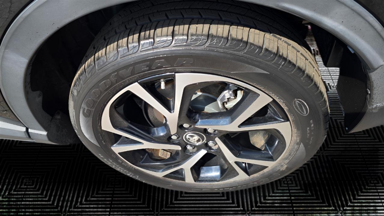 Toyota C-HR LE 2019