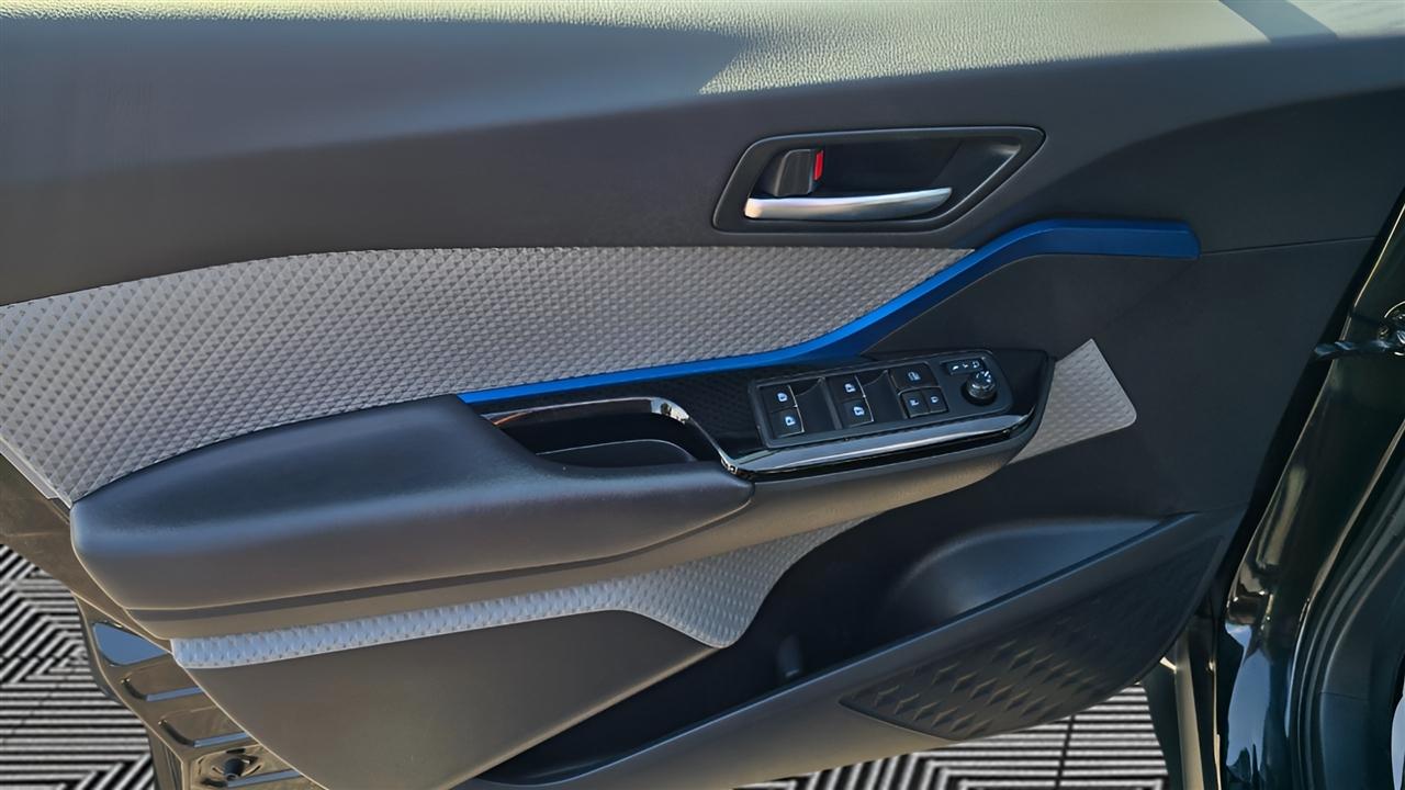 Toyota C-HR LE 2019