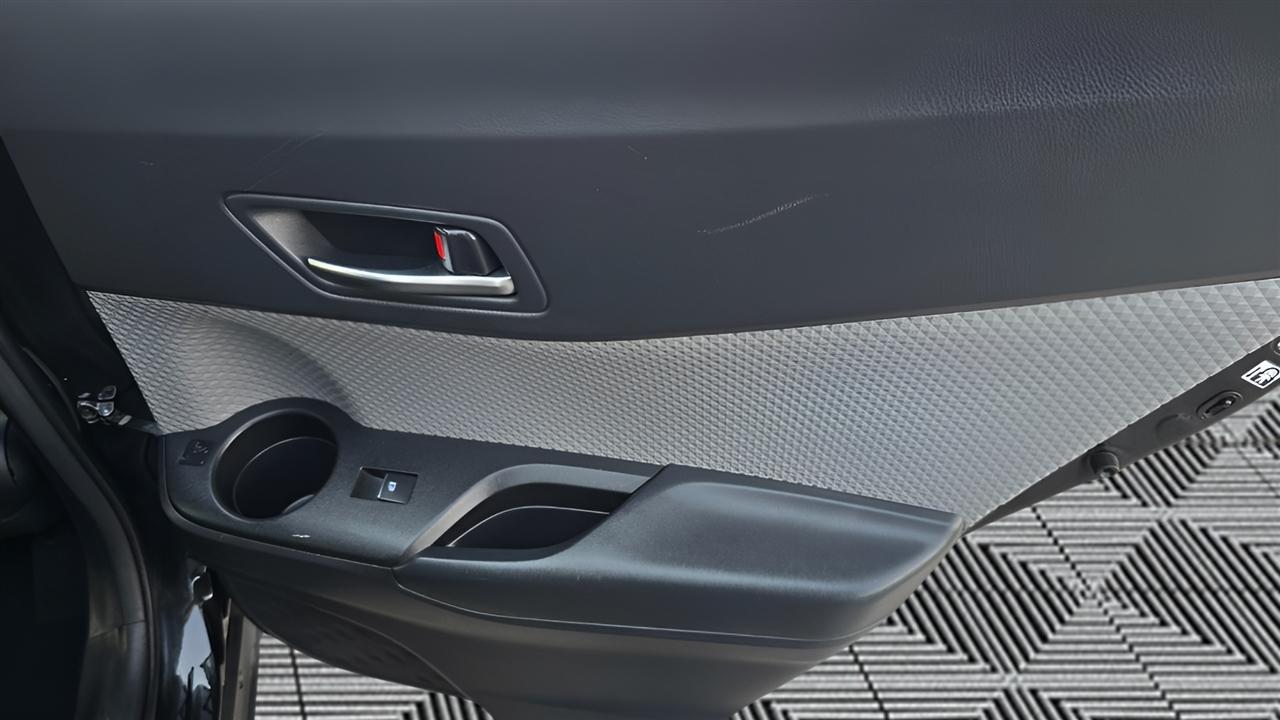 Toyota C-HR LE 2019