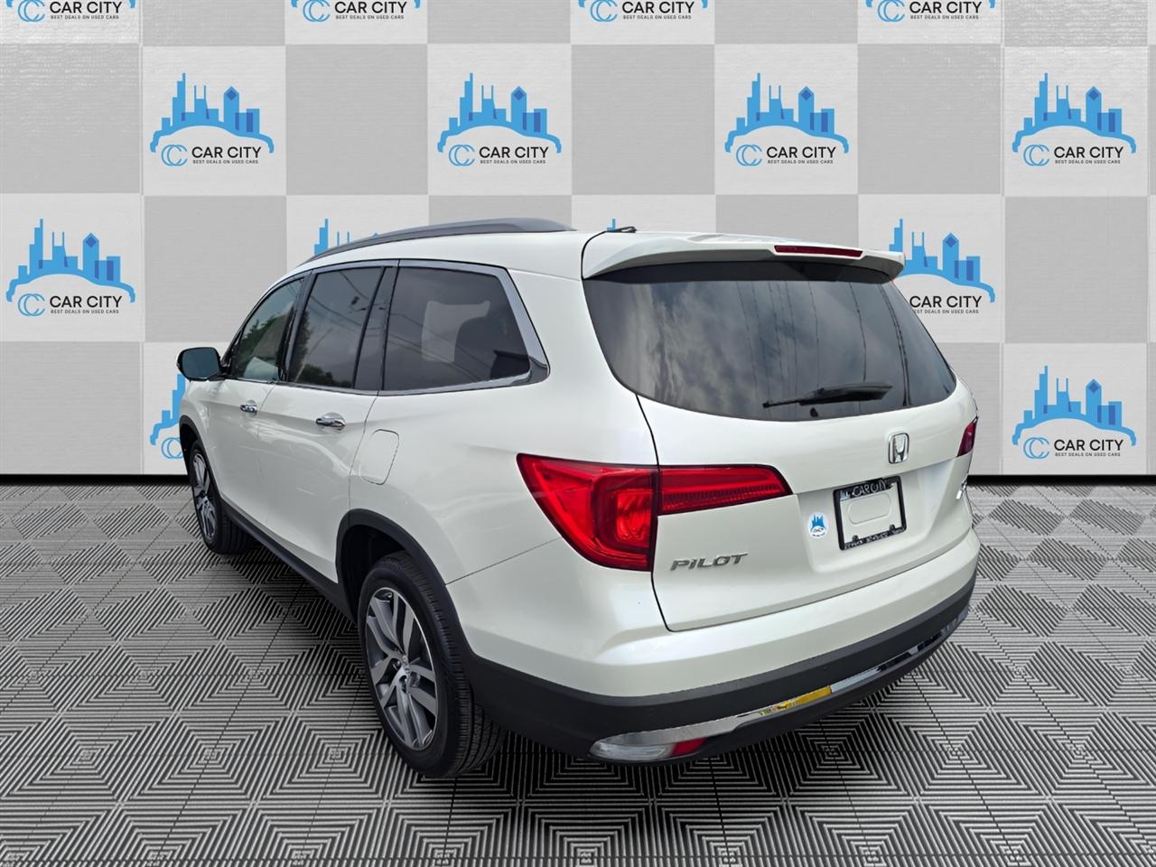 Honda Pilot Touring 4WD 2017