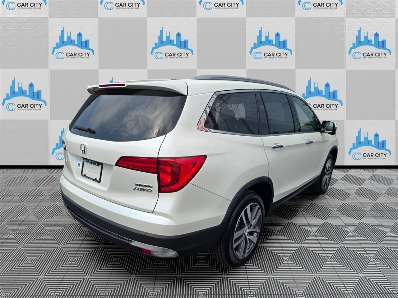 Honda Pilot Touring 4WD 2017