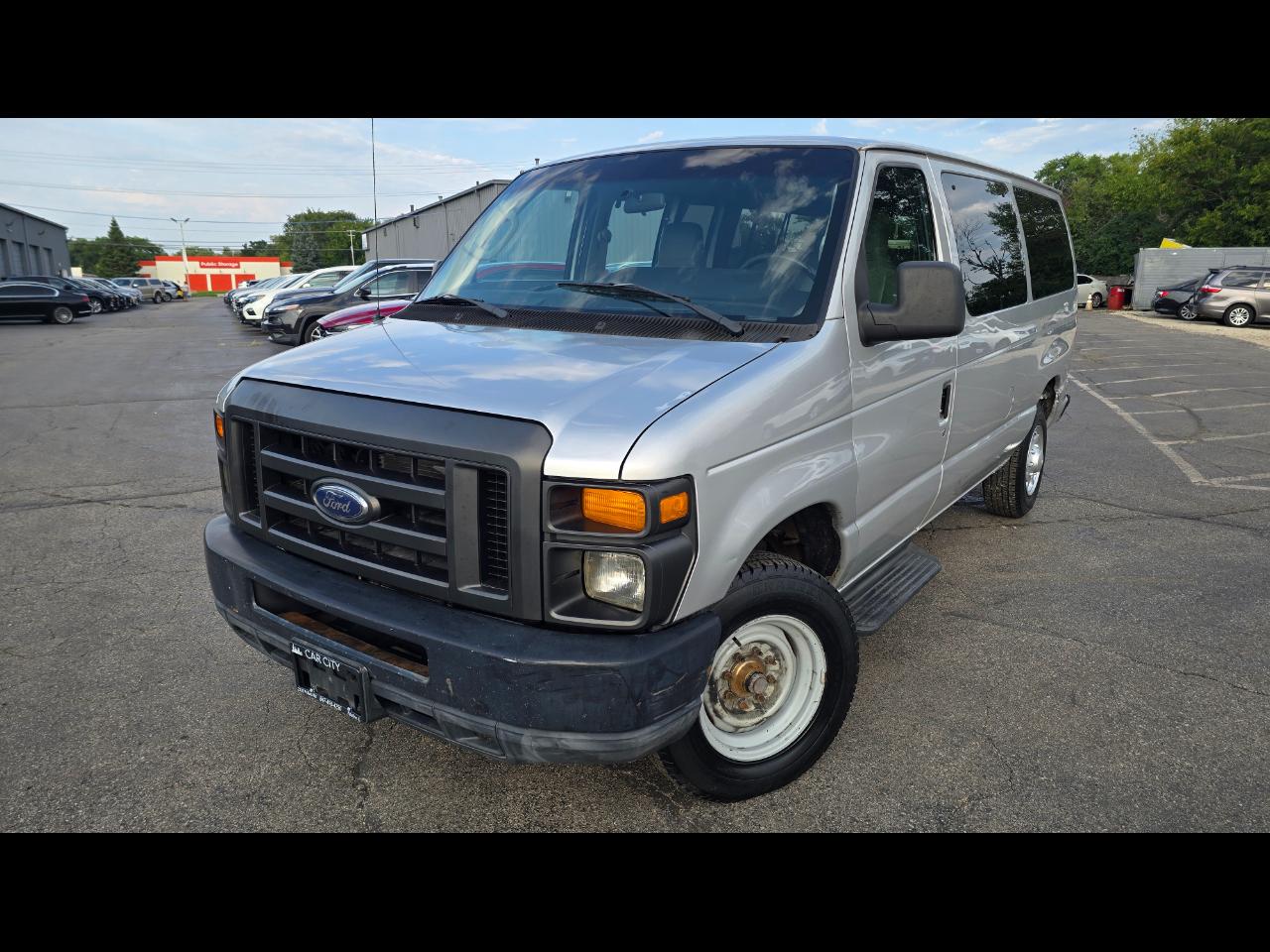 Ford Econoline E-350 XL Super Duty 2012