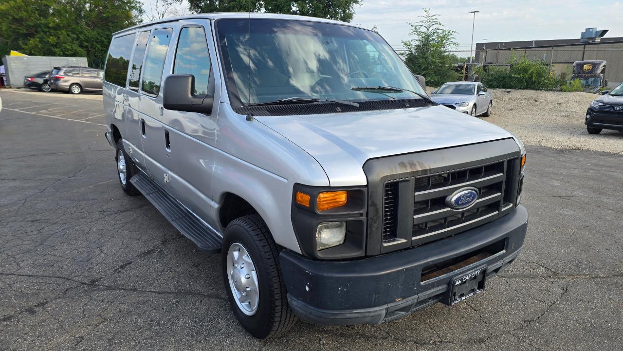 Ford Econoline E-350 XL Super Duty 2012