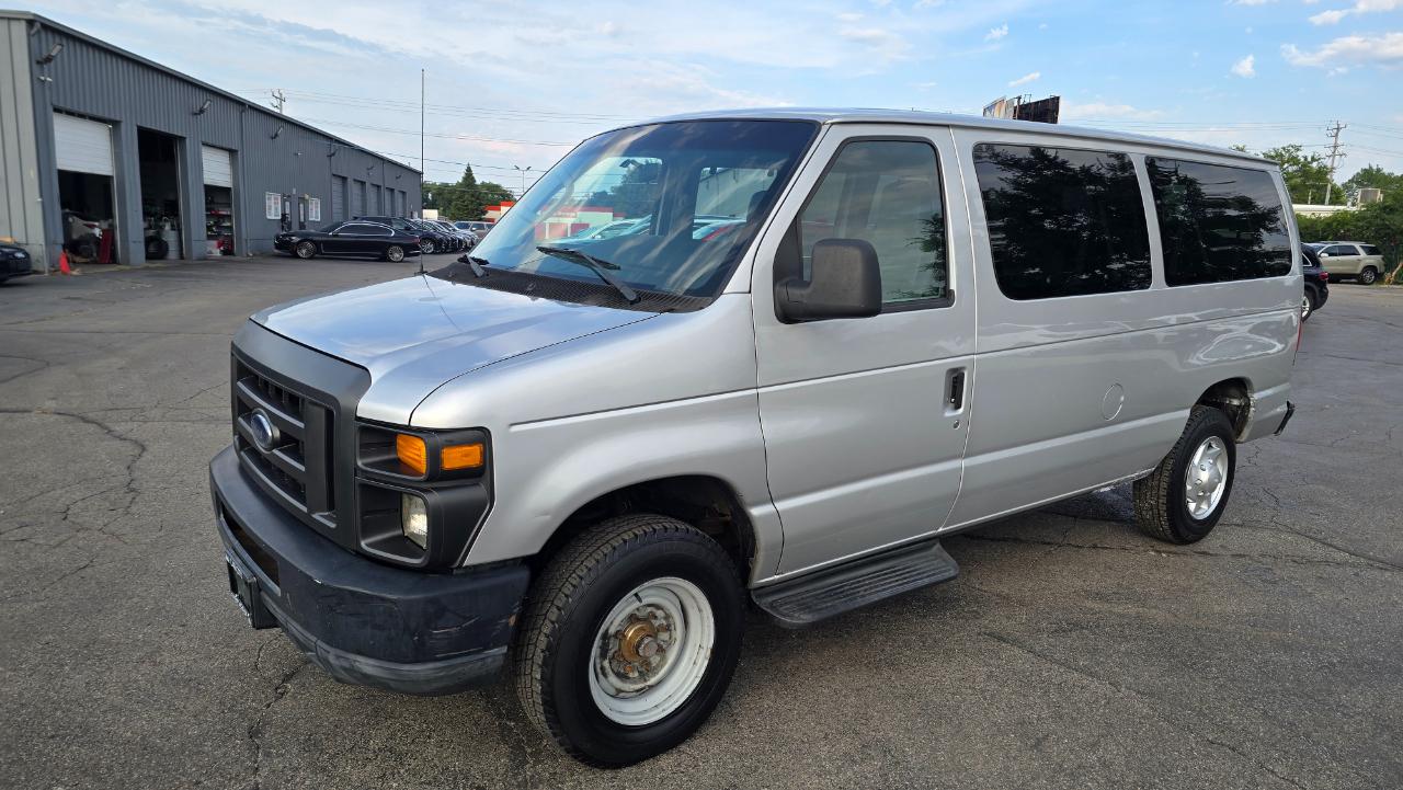 Ford Econoline E-350 XL Super Duty 2012