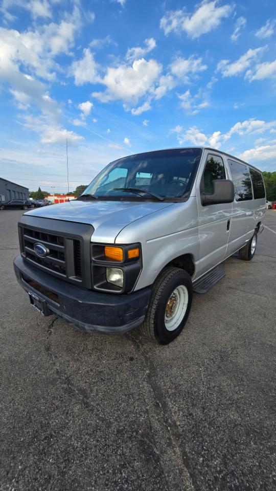 Ford Econoline E-350 XL Super Duty 2012