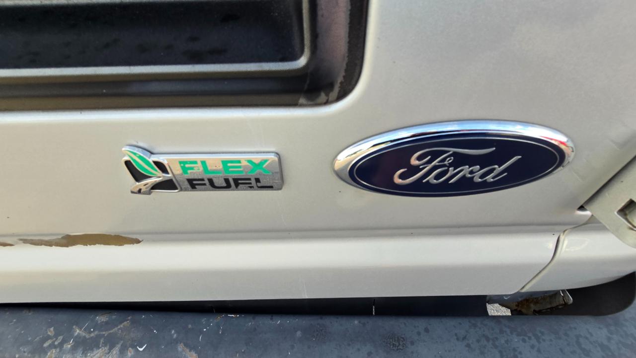 Ford Econoline E-350 XL Super Duty 2012