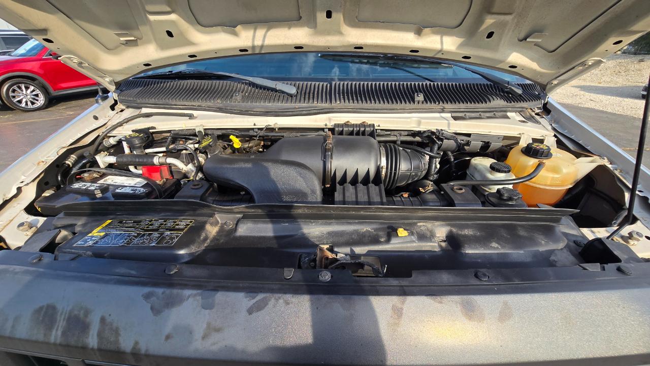 Ford Econoline E-350 XL Super Duty 2012