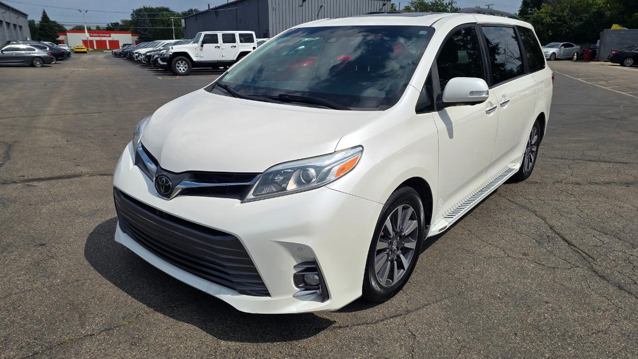 Toyota Sienna Limited Premium 7-Passenger 2019