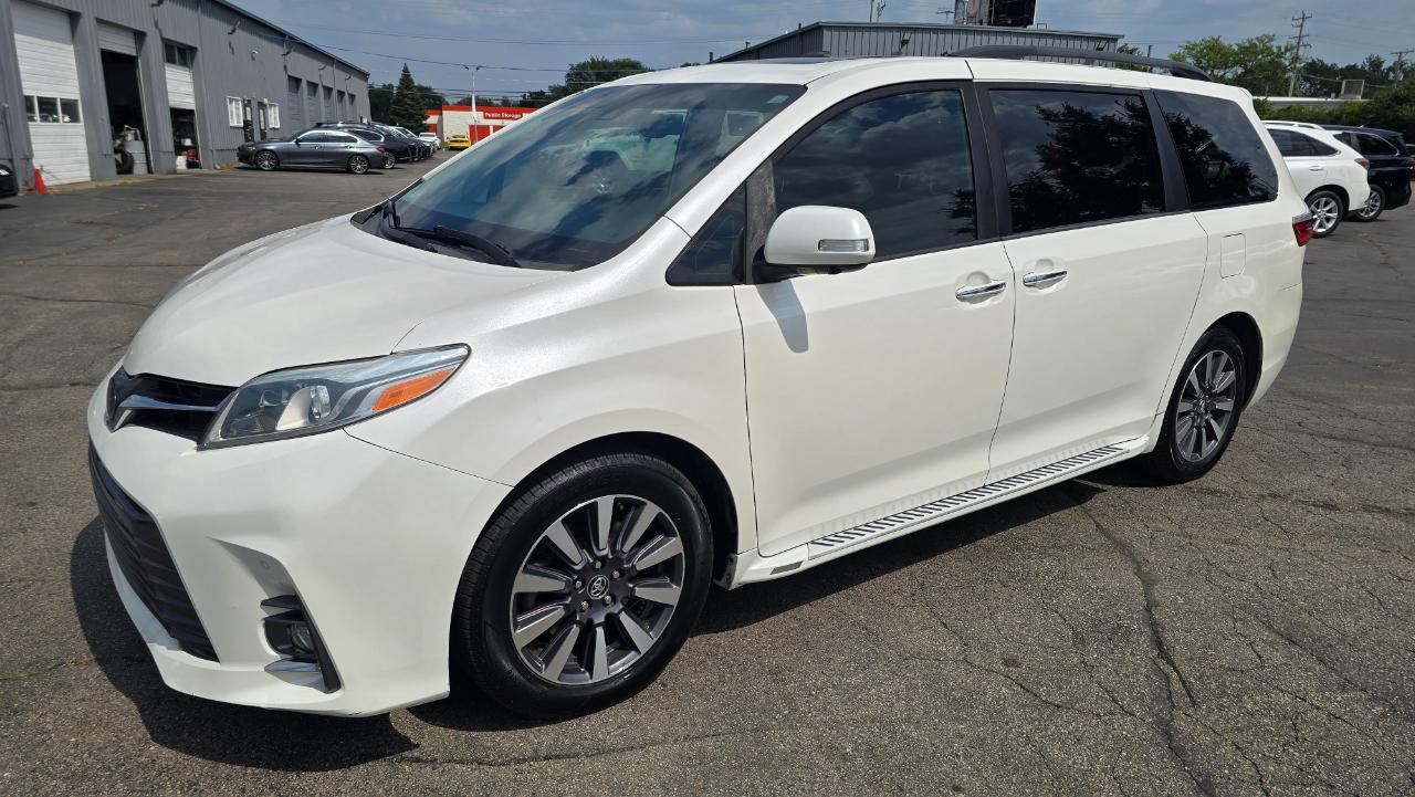 Toyota Sienna Limited Premium 7-Passenger 2019